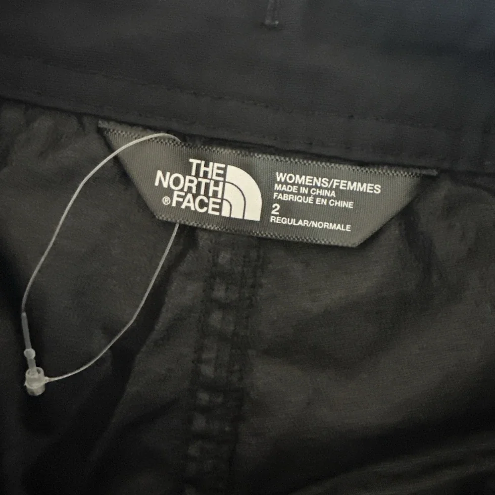 The North Face Women's Mapleton Tech Nylon Adjustable Hiking Pants Size 2 NWOT‎